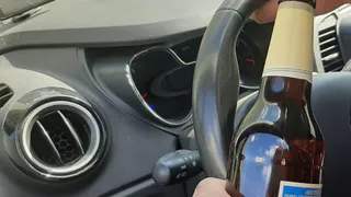 В Татарстане пьяный водитель задним ходом влетел в припаркованные автомобили