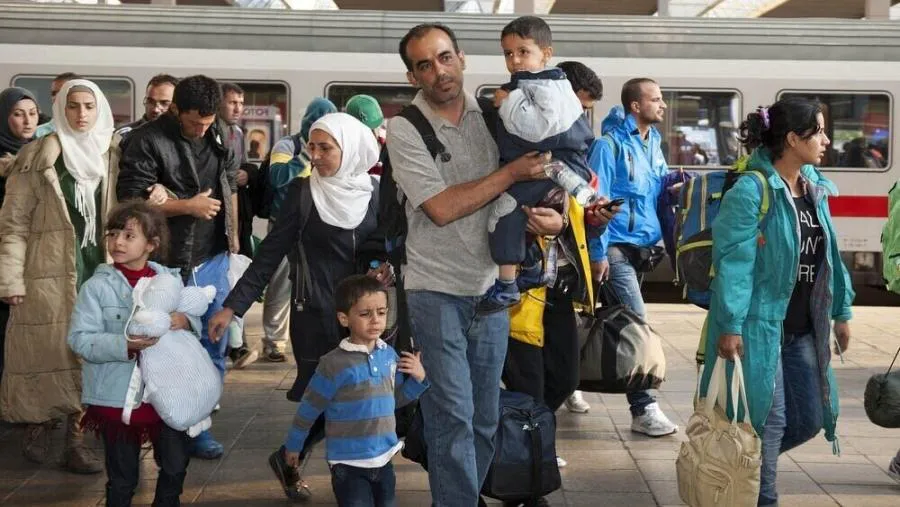 Трудовым мигрантам хотят запретить перевозить в Россию семьи