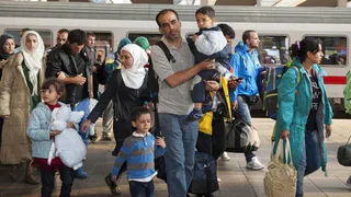 Трудовым мигрантам хотят запретить перевозить в Россию семьи