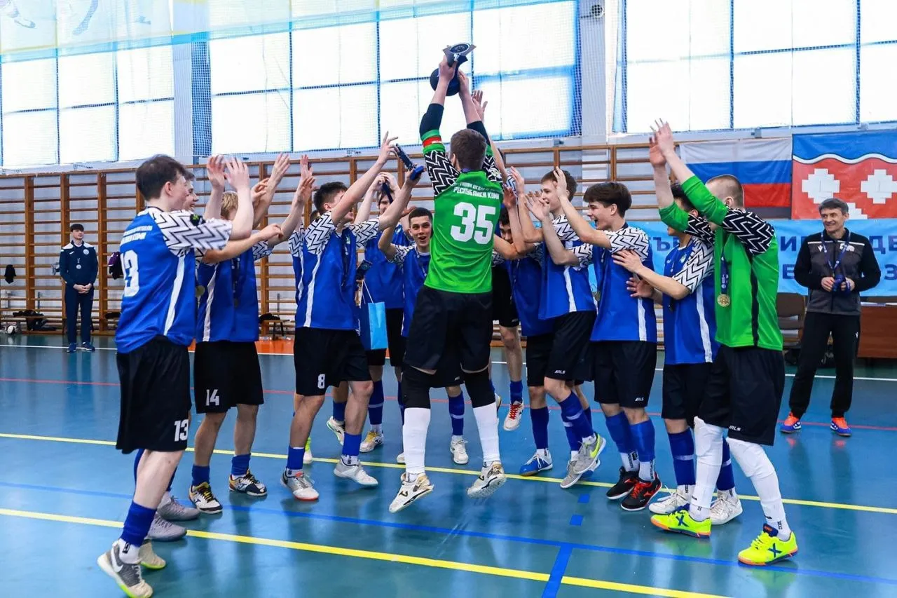 Спортсмены из Коми победили на соревнованиях СЗФО по футзалу