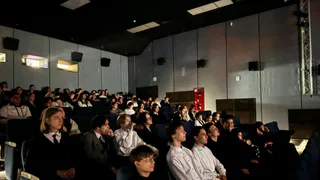 В кинозале "Сеспель" проходят бесплатные кинопоказы для школьников