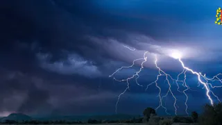 Во Владимире устраняют последствия ночной грозы