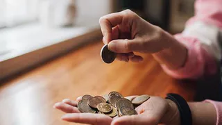 Приметы и запреты на 12 декабря: самое время брать взаймы