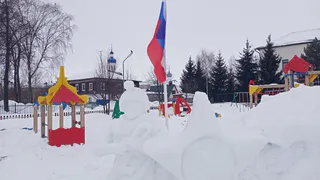 В центре Юрьев-Польского ко Дню защитника Отечества появилась снежная фигура участника СВО