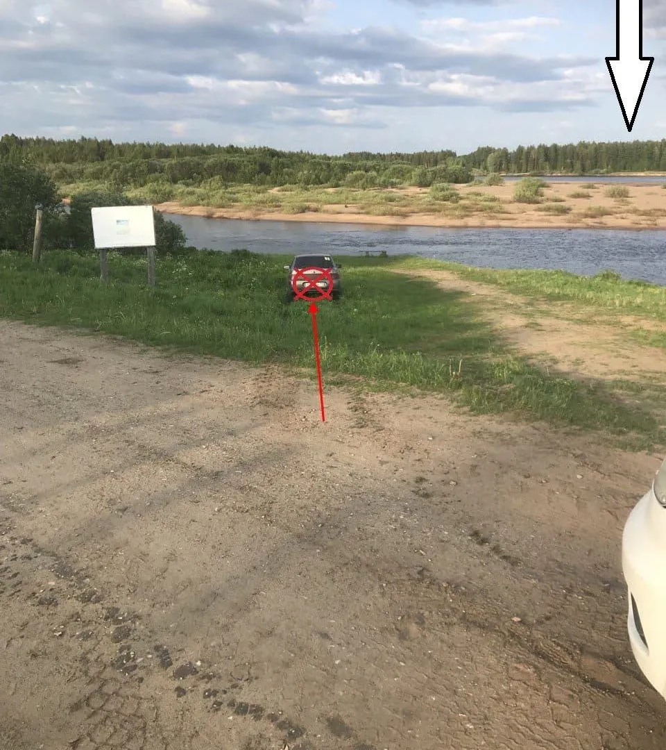 В Коми автомобиль наехал на своего же водителя