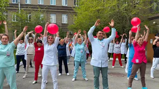 Сто сотрудников АНО «ЦКМСЧ» приняли участие в тематическом флешмобе