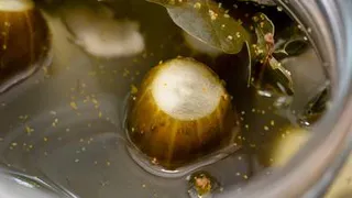 Назван секретный ингредиент, который стоит добавить при консервировании огурцов