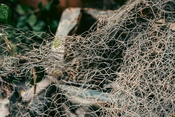 Магнитогорские ветераны плетут маскировочные сети: в тылу, но не в стороне