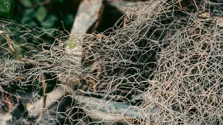 Магнитогорские ветераны плетут маскировочные сети: в тылу, но не в стороне