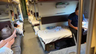 Заплатила 40 тысяч за СВ — получила верхнюю полку! Начальник поезда развёл руками: "Как это вообще случилось?"