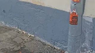 Во Владимире задержали расклейщиков объявлений на водостоках