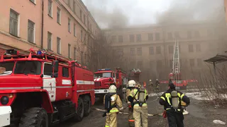 В МЧС прокомментировали пожар в рязанском бывшем училище связи