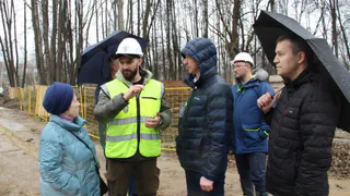 «Лысый пустырь с горками»: зачем в ЦПКиО Рязани вырубили деревья и построят камеры с биометрией