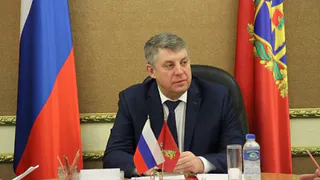 Президент Владимир Путин наградил Губернатора Брянской области Александра Богомаза