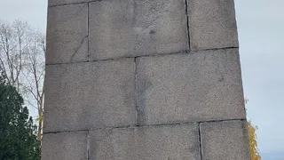 Ремонт памятника Ленину в столице Коми отложили