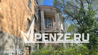 Жители Сердобска просят решить вопрос с опасным заброшенным ДК часового завода
