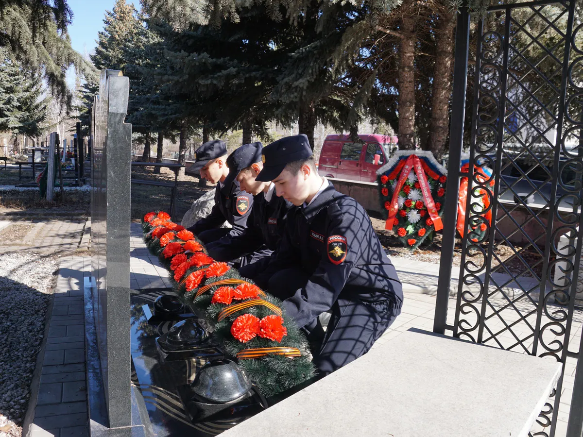 Магнитогорск почтил героев, погибших при исполнении долга