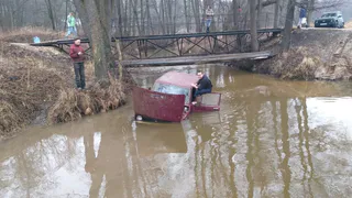 Весеннее обострение: в Касимове молодые люди на «Ниве» оказались в реке