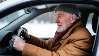 В ПДД поставили точку: до какого возраста по закону можно водить авто. Обязан знать каждый водитель