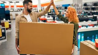 Россияне бросились скупать бытовую технику и электронику