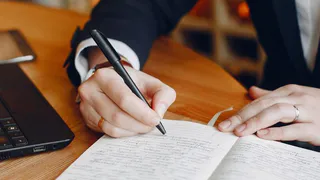 Прокурором рассмотрено дело о мошенничестве с социальными выплатами