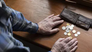 Мошенники воруют деньги, обещая прибавку к пенсии