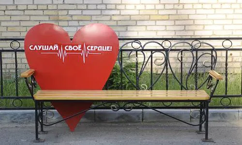 Новый проект: мэр Нижнекамска поручил установить в городе креативные скамейки