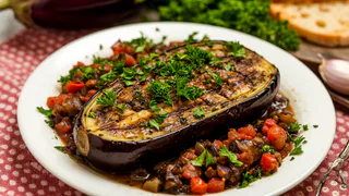 Баклажаны по вкусу как нежные грибы: готовятся быстро и всегда улетают со стола первыми