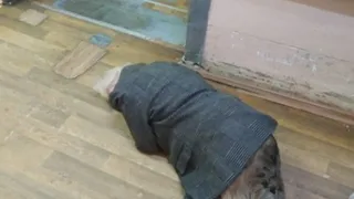 В БСМП пенсионерка с разбитой головой лежала на полу