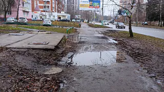 Дороги превратились в огромные лужи: власти Рязани продолжают игнорировать залитые водой дороги и тротуары