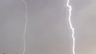 Метеопредупреждение – в ближайшие часы в Рязанской области ожидается гроза с дождем и сильный ветер