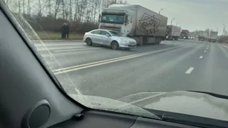 В Пензе грузовик въехал в легковой автомобиль