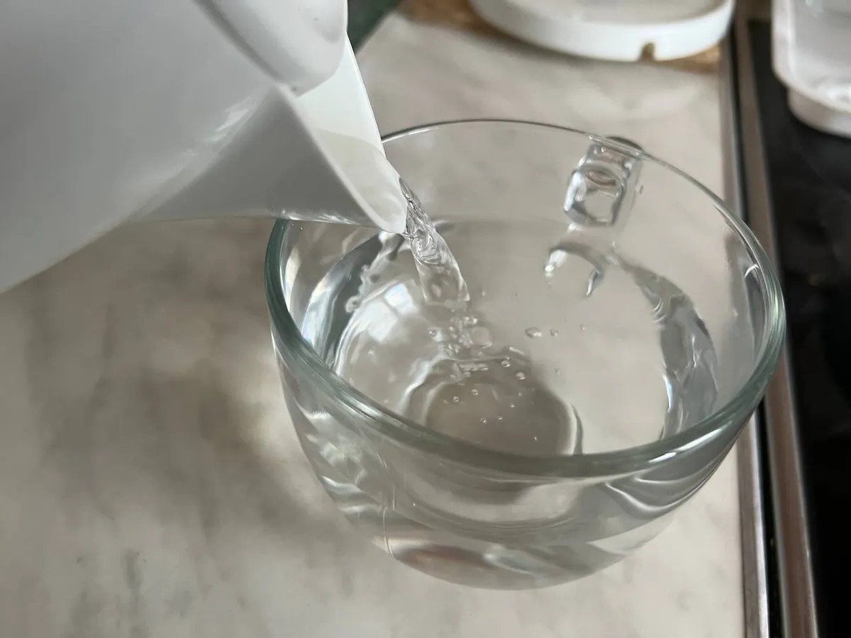 Почему нельзя пить кипяченую воду: грустно, что в детстве нам твердили обратное