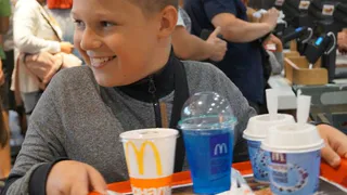 Детям разрешили посещать брянский общепит в течение двух часов в день