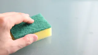 Навсегда попрощалась с вонючими губками для мытья посуды: находка, которая не требует расходов