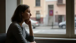 Сила молчания: почему ваше привычное «всё хорошо» может мешать искренности и близости в общении