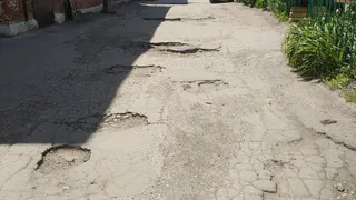 Житель Рязани возмутился огромным ямам на улице Семинарской