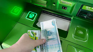 Кто переводит деньги онлайн и через банкомат - приняты новые ограничения с 10 мая