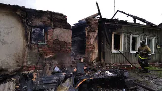 Остались лишь стены: в Ряжском районе сгорел дом