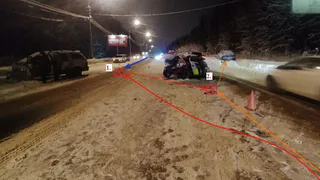 На Октябрьском в Сыктывкаре столкнулись три иномарки: виновник ДТП впал в кому