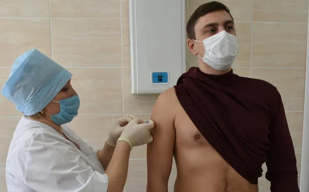В Нижнекамске будут делать прививки от коронавируса прямо в торговых центрах