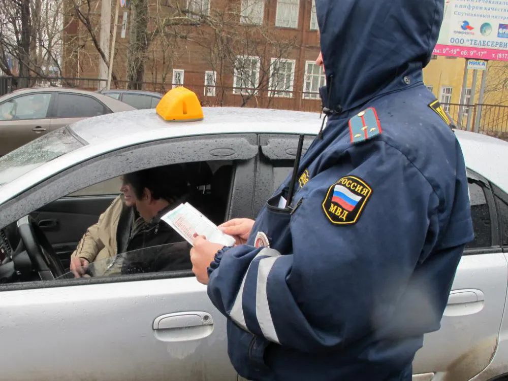 Нижнекамские таксисты работают с нарушениями