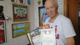 85-летний художник украсил своими картинами две рязанские больницы