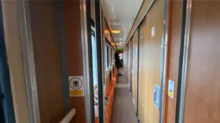 «Купил билет в СВ, вдруг заходит пара из плацкарта и просит поменяться местами»: как грамотно поступить - лайфхак от бывалого туриста