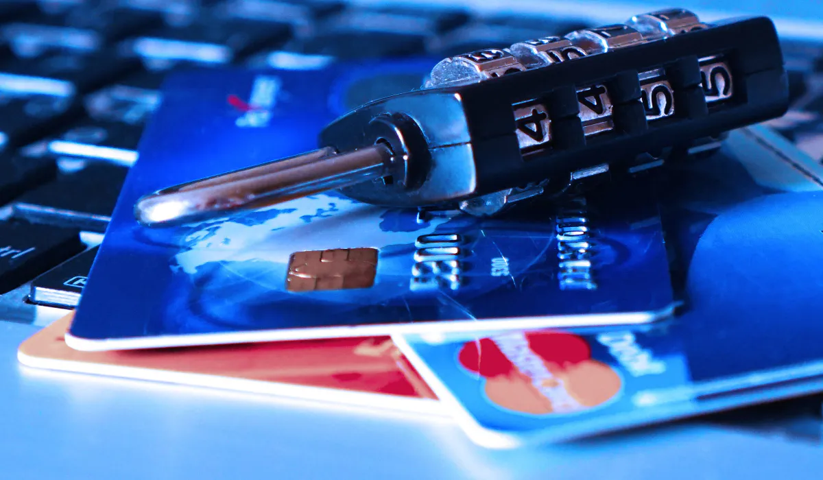 Вкладчики стали снимать деньги из Сбербанка: что происходит