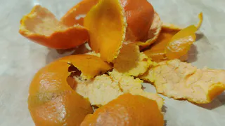 Выбрасывала мандариновые корки годами — теперь отмываю кухню от жира за минуты