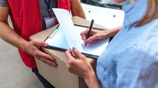 Ухтинец заплатил 700 тысяч рублей за виртуальную доставку груза