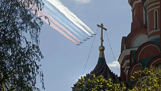 Холодный май 2017-го: Воздушная часть военного парада Победы в Москве отменена из-за погоды