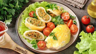 Кальмары, фаршированные кабачками, в духовке