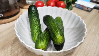 Не сорт, а сказка: этот ранний огурец-работяга выдает плоды пучками круглые сутки — вкуснейший среди гибридов